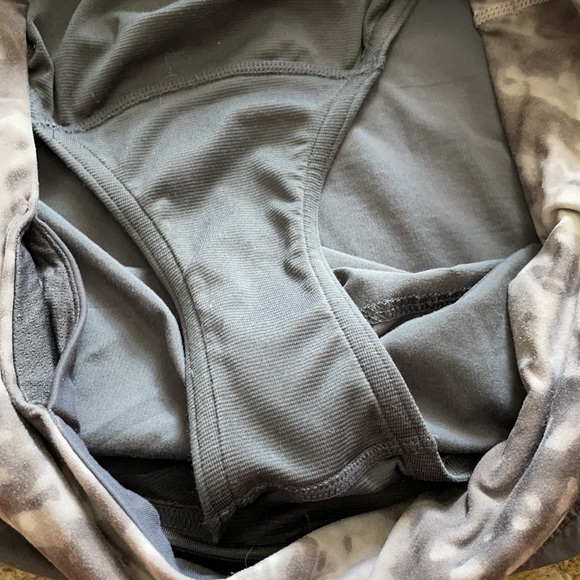 Lululemon shorts, mid rise, 4” - Picture 5 of 5